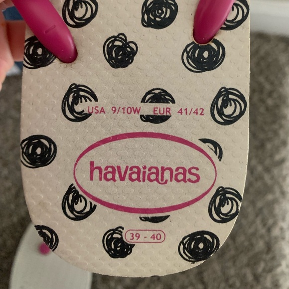 Havaina magenta and White Polka dot flip flops - Picture 4 of 4